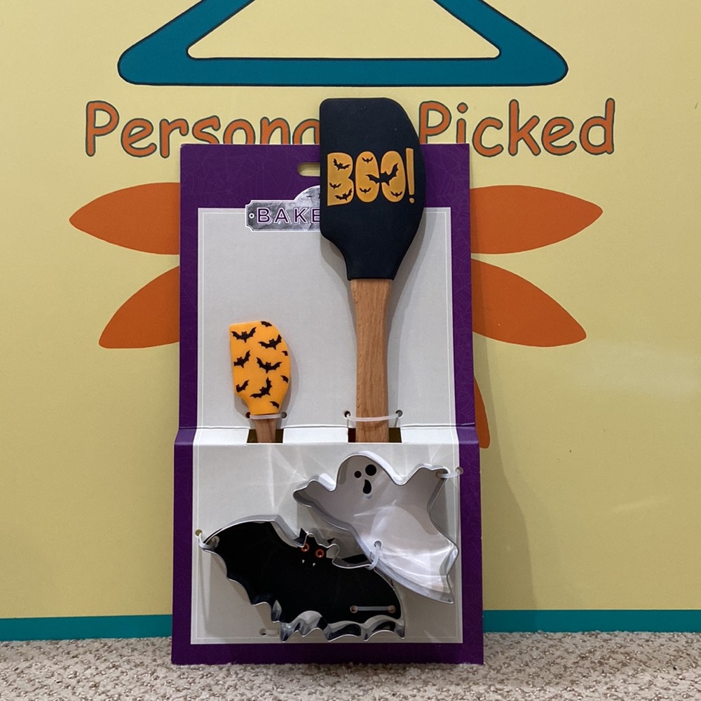 The Bakeshop Halloween Spatula & Cookie Cutter Set